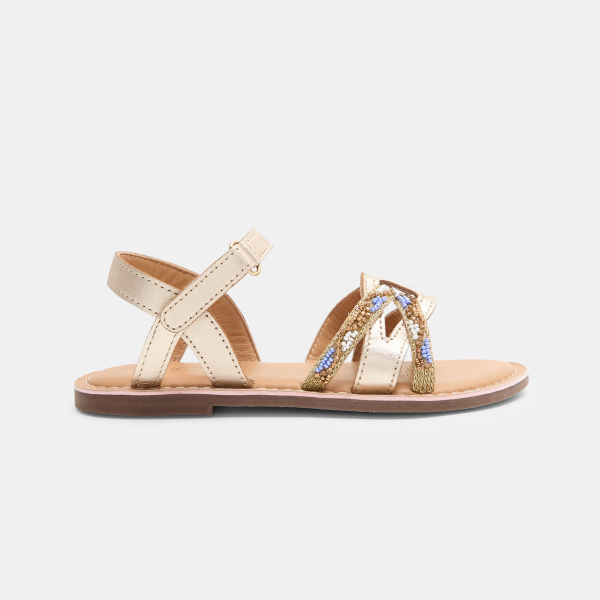 صنادل بأشرطة جلدية مضفرة لامعة للفتيات